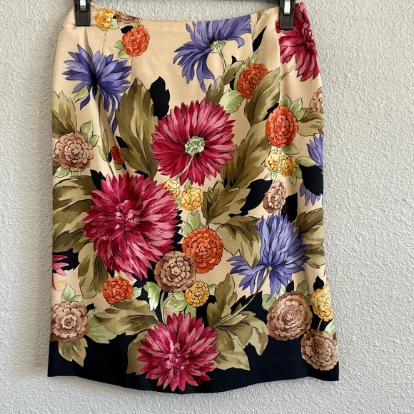 Talbots Size 6 Tan Preloved Skirt